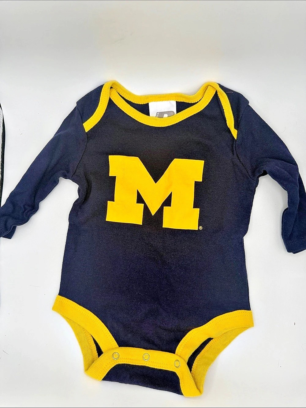 Michigan Wolverines set of 2 Bodysuits Navy & Yellow brand new 3-6 mos